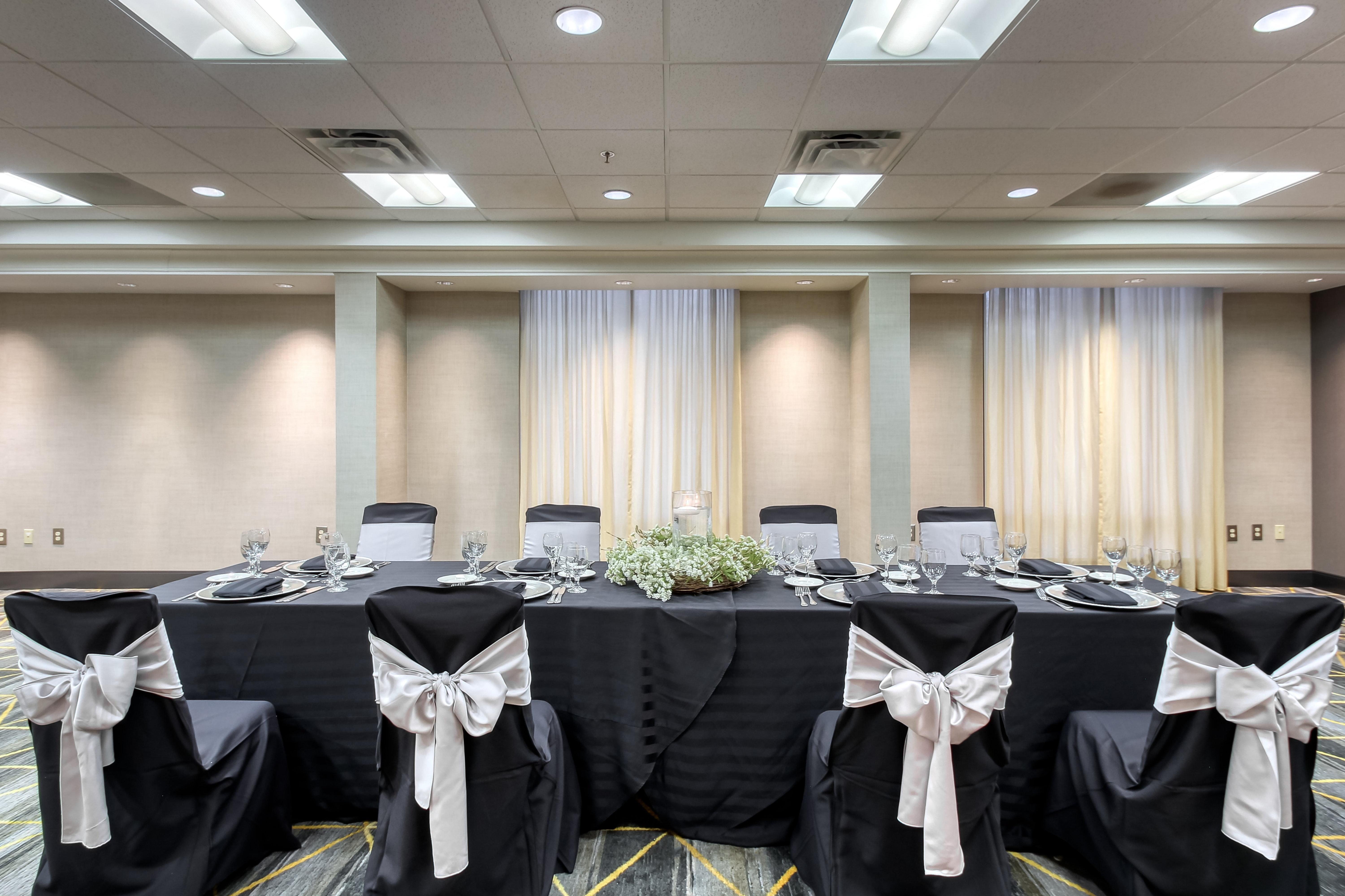 Holiday Inn & Suites Atlanta Airport North By Ihg College Park Exterior foto
